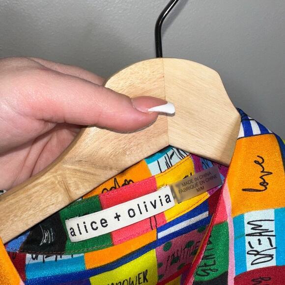 Alice + Olivia Willa Scrunched Puff Sleeve Placket Top/Blouse Size Medium - Picture 4 of 9